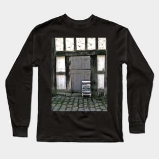 Old chair, Monsalvat Artist's Colony, Eltham Long Sleeve T-Shirt